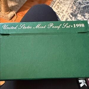 United States Mint Proof Set 1998 Green Box, comes with cert of authenticity